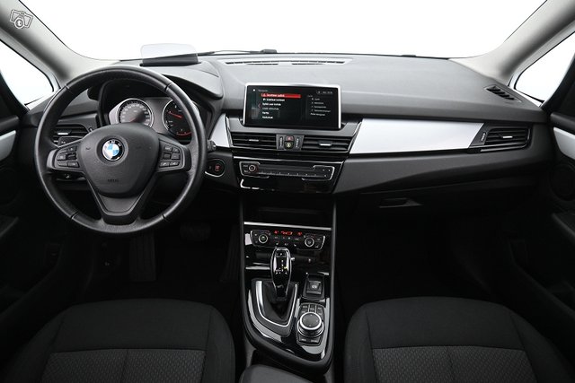 BMW 216 18