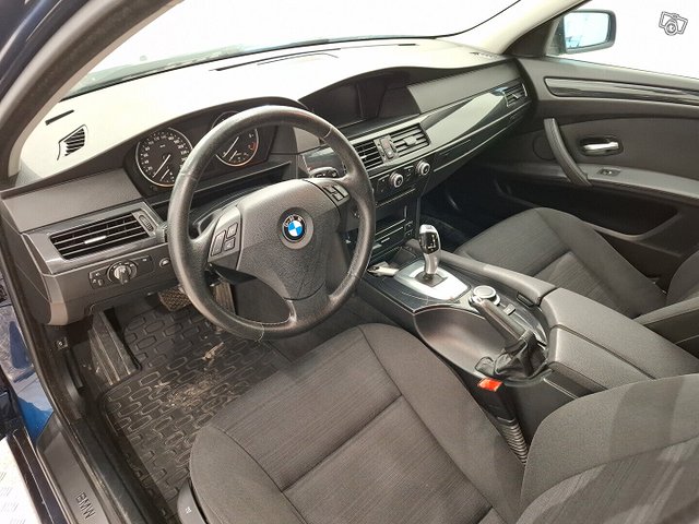 BMW 523 7