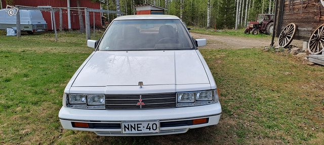 Mitsubishi Galant 3