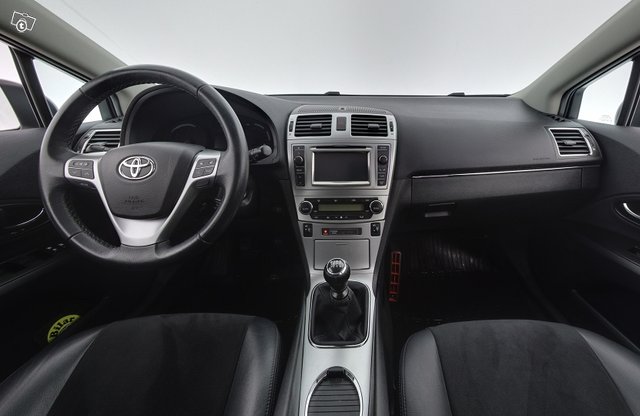 Toyota Avensis 11