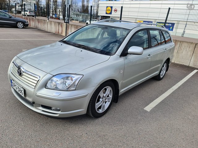 Toyota Avensis 3