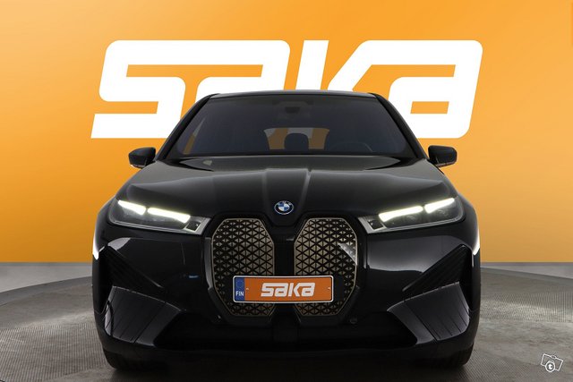 BMW IX 2