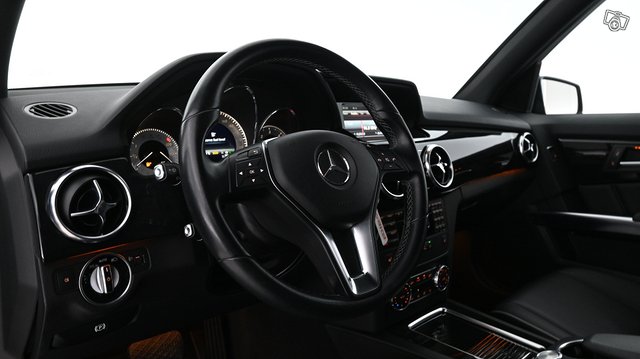 Mercedes-Benz GLK 11