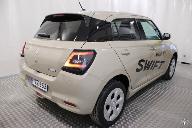 Suzuki Swift 18