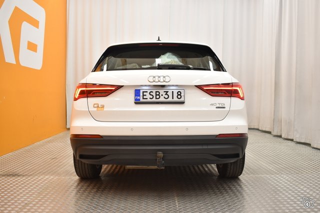 Audi Q3 7