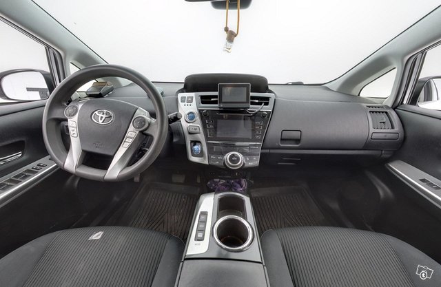 Toyota Prius+ 4