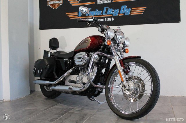 Harley-Davidson Sportster 1