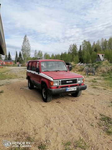 Isuzu Trooper 1