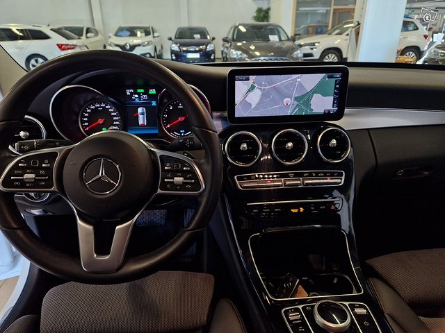 MERCEDES-BENZ C 8