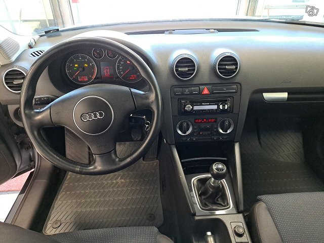 AUDI A3 10