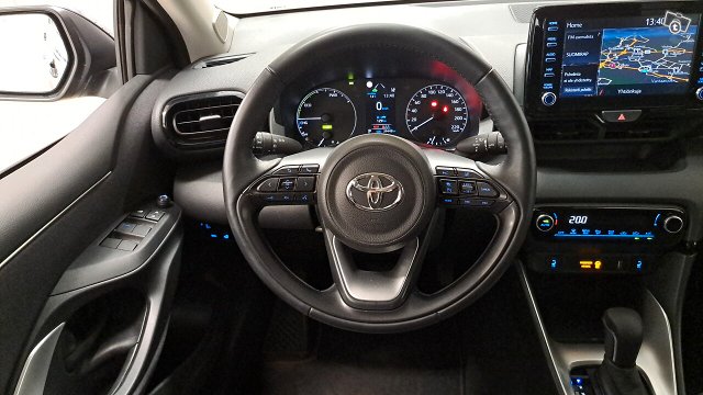 Toyota Yaris 12