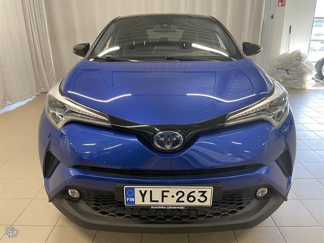 TOYOTA CHR 8