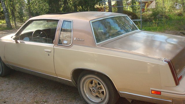 Oldsmobile Cutlass 4