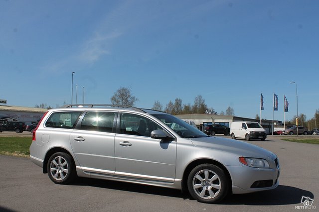 Volvo V70 7