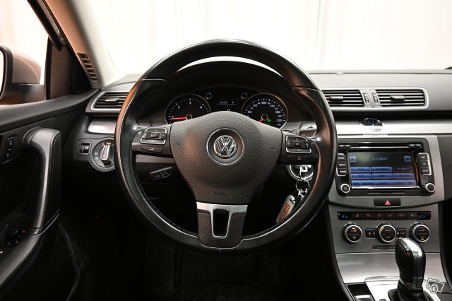 Volkswagen Passat 16