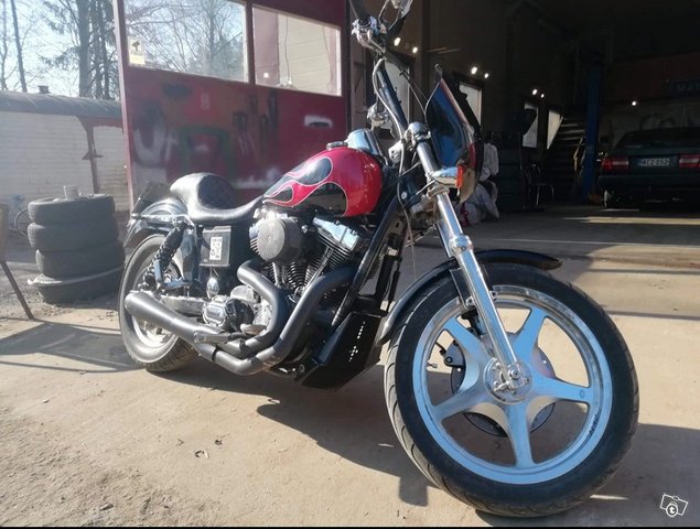 Harley Davidson dyna low rider 2