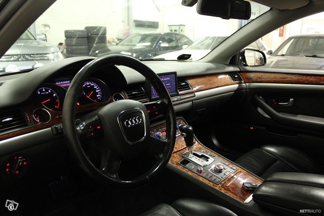 Audi A8 9