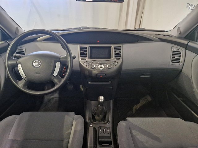 Nissan Primera 11