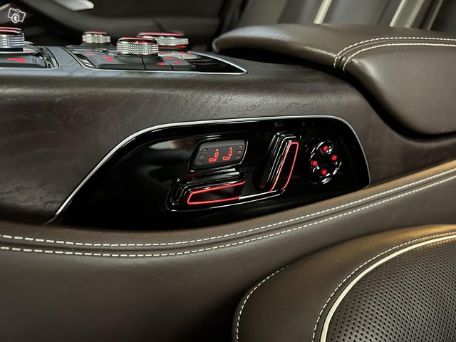 Audi A8 6