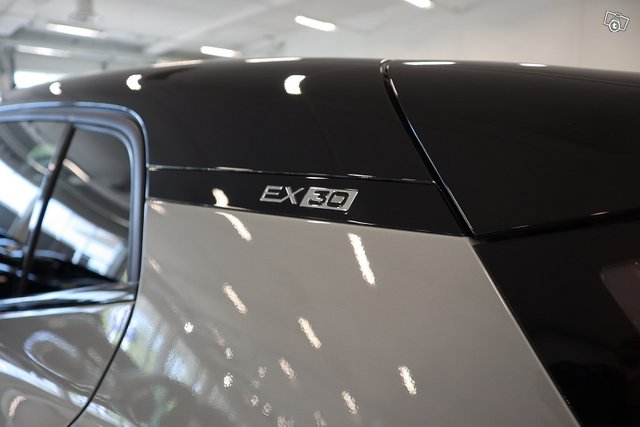 Volvo EX30 14
