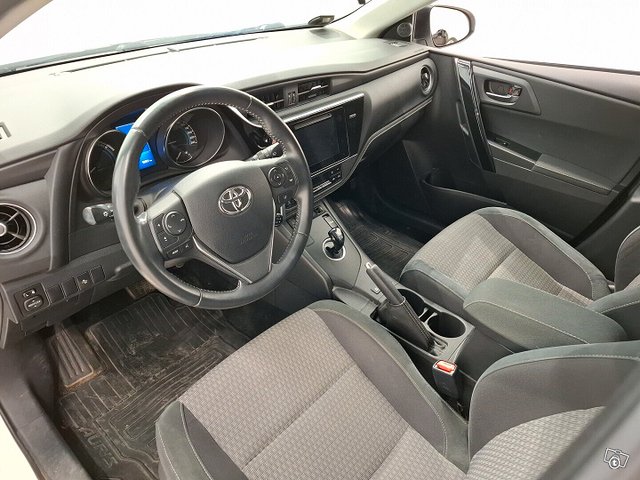 Toyota Auris 7