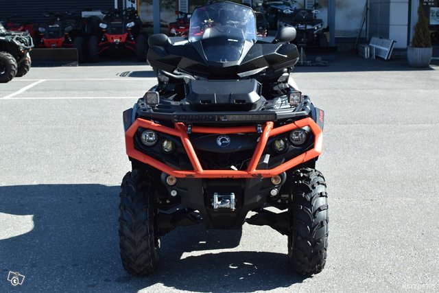 Can-Am Outlander Max 3