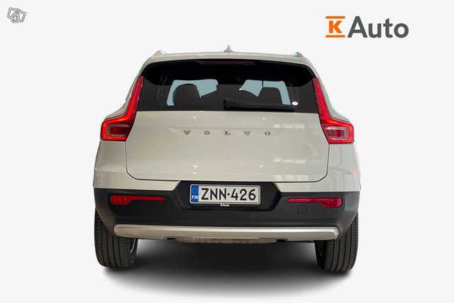 Volvo XC40 3