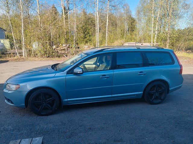 Volvo V70 2