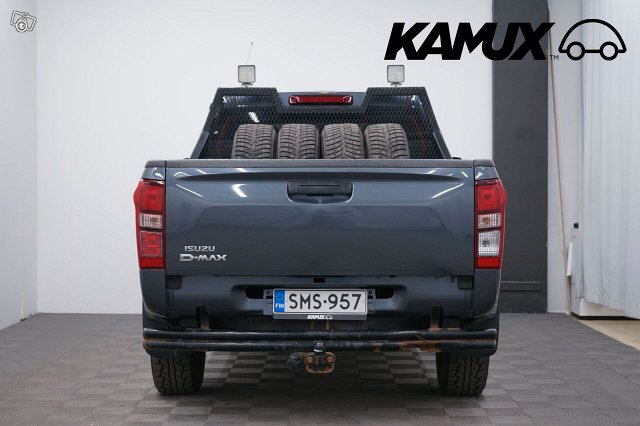 Isuzu D-Max 5