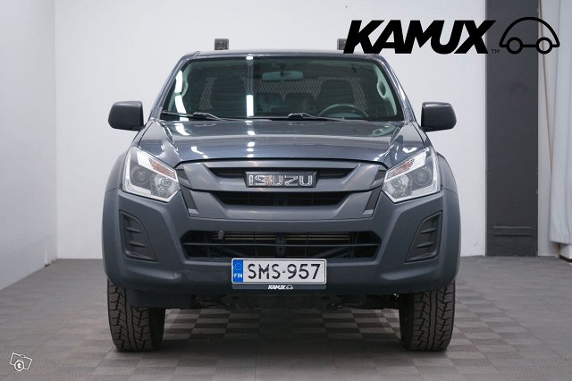 Isuzu D-Max 11