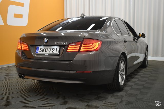 BMW 525 8