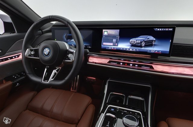 BMW I7 10