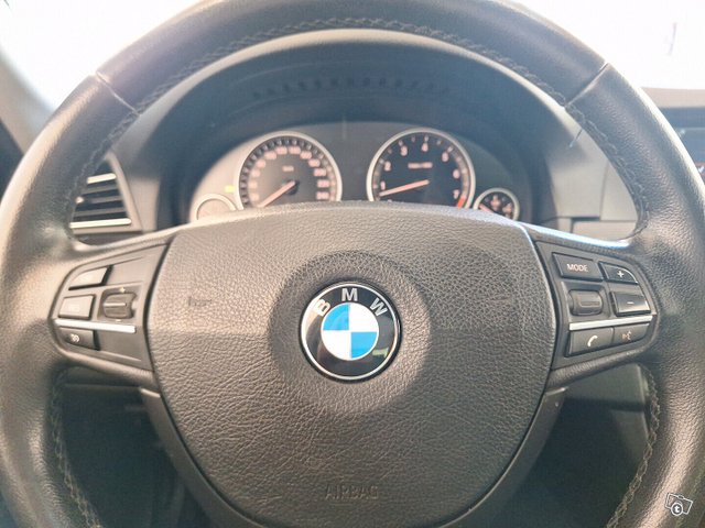 BMW 528 21