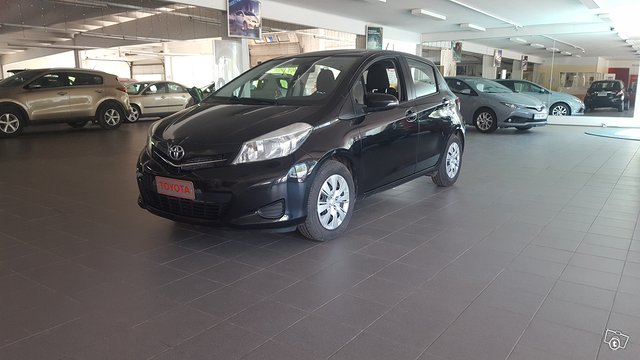 Toyota Yaris 1