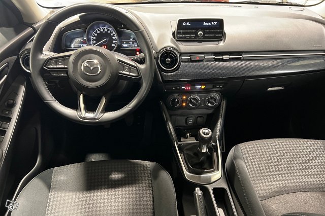 Mazda Mazda2 6