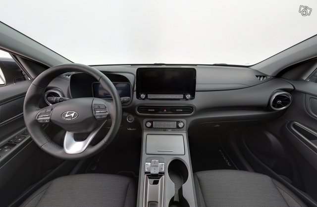 HYUNDAI KONA 10