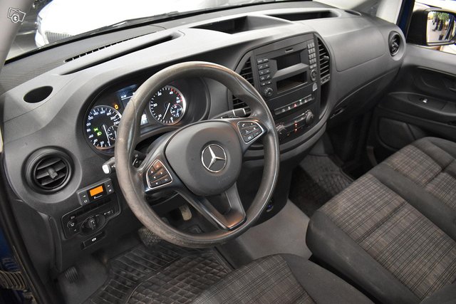 Mercedes-Benz Vito 21