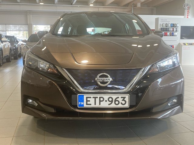 Nissan Leaf 5