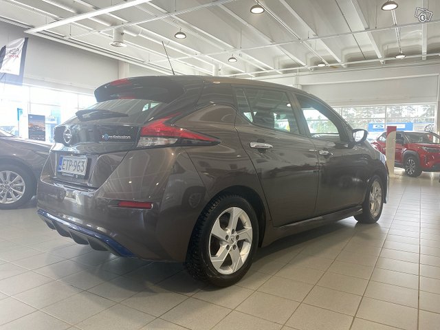 Nissan Leaf 7