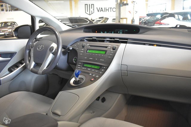 Toyota Prius 6