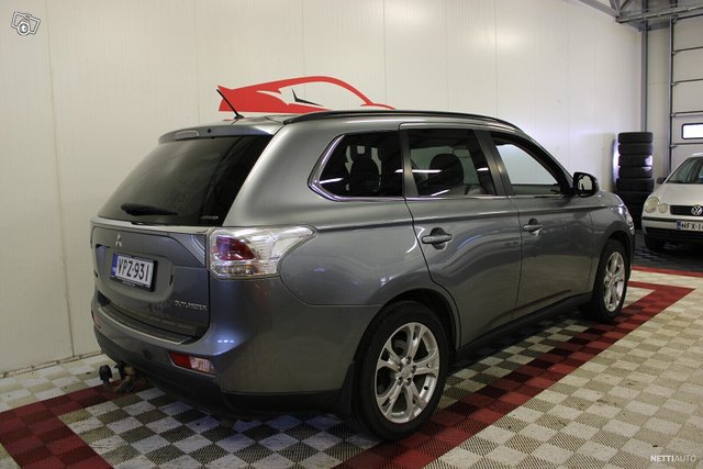 Mitsubishi Outlander 5