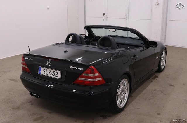 Mercedes-Benz SLK 32 AMG 5