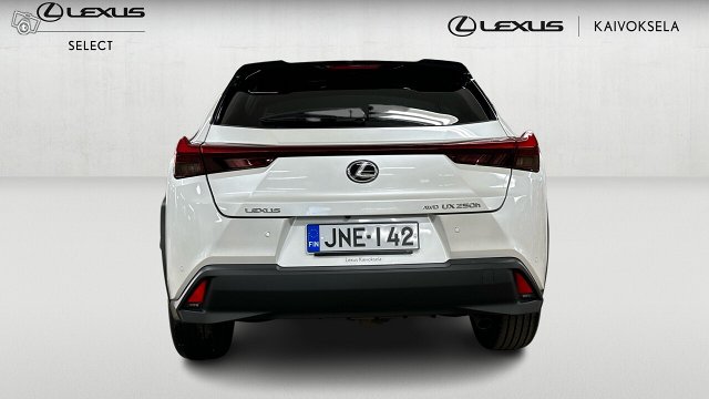 Lexus UX 4