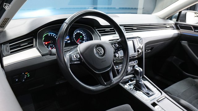 Volkswagen PASSAT 8
