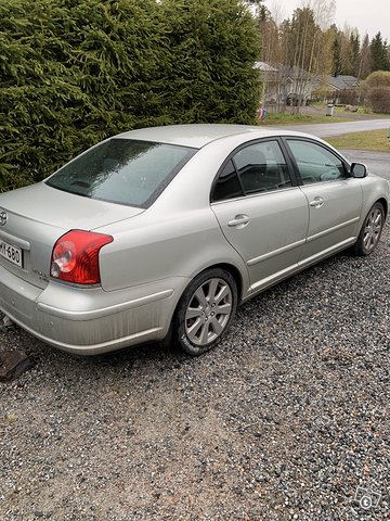 Toyota Avensis 3