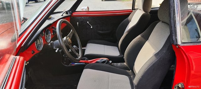 Volkswagen Karmann-Ghia 9
