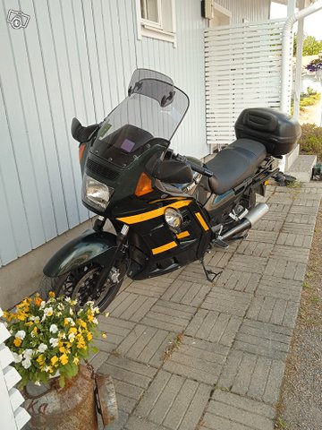 Kawasaki gtr1000 1