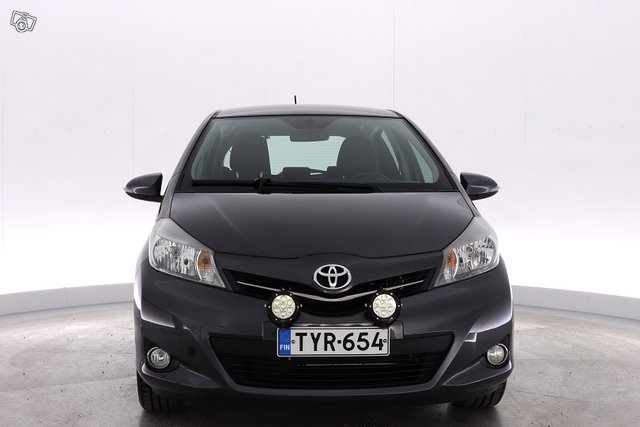 Toyota Yaris 2