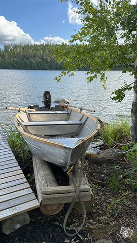 Kunnostettu suomalainen alumiinivene, kuva 1
