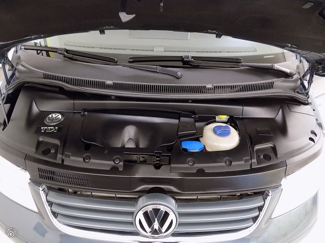 Volkswagen Multivan 13